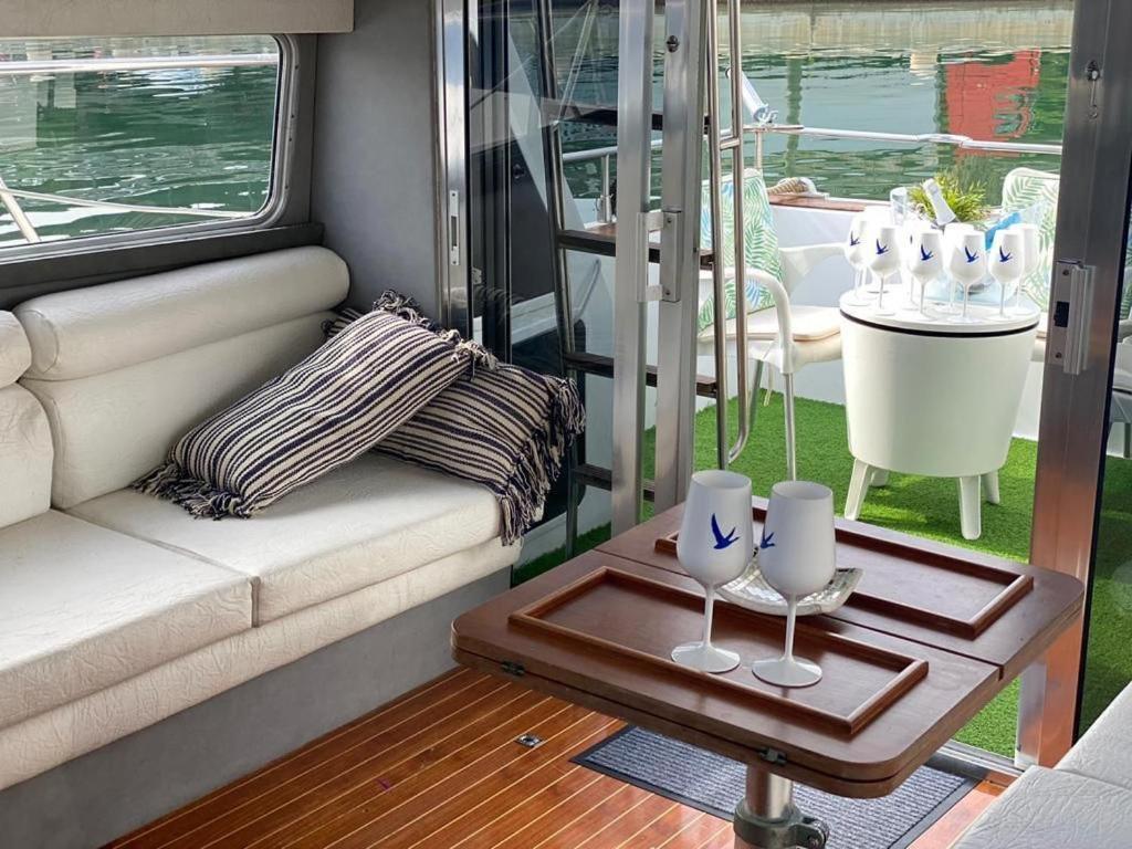 Confortable Yatch San Adrián de Besós Zewnętrze zdjęcie