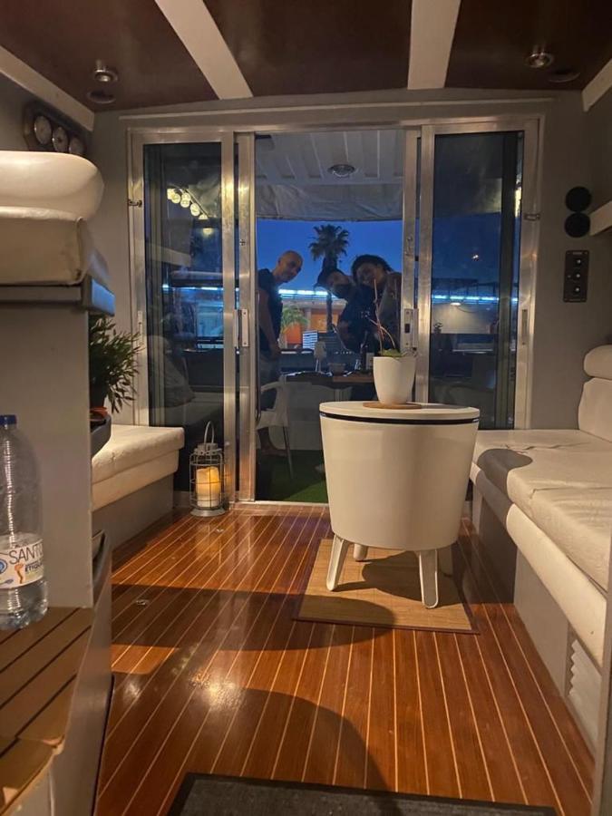 Confortable Yatch San Adrián de Besós Zewnętrze zdjęcie